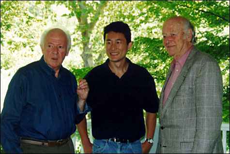 From left to right, Ralph McQuarrie, Doug 
        Chiang, Ray Harryhausen.